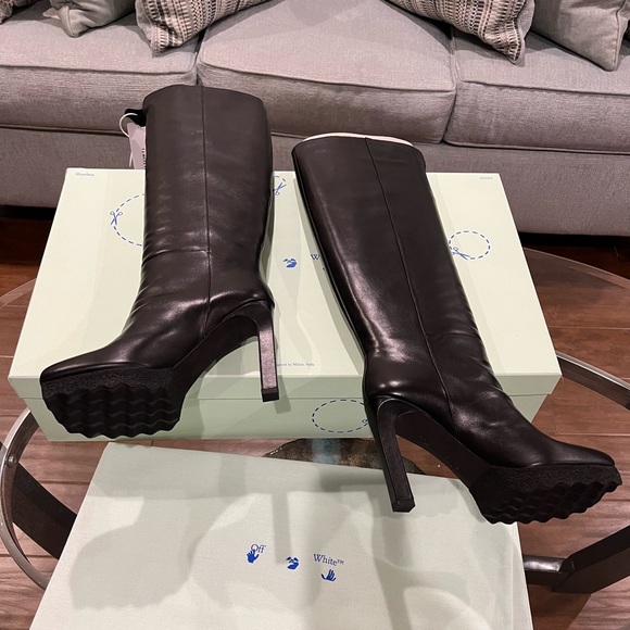 Off White Sponge Sole Leather Chelsea Pull on boots Size 39 EU 9US. - Picture 8 of 11